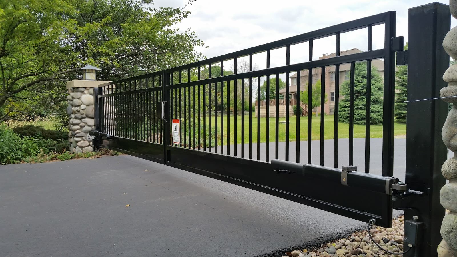 Integrating Visitor Management With Gate Systems in Oregon HOAs